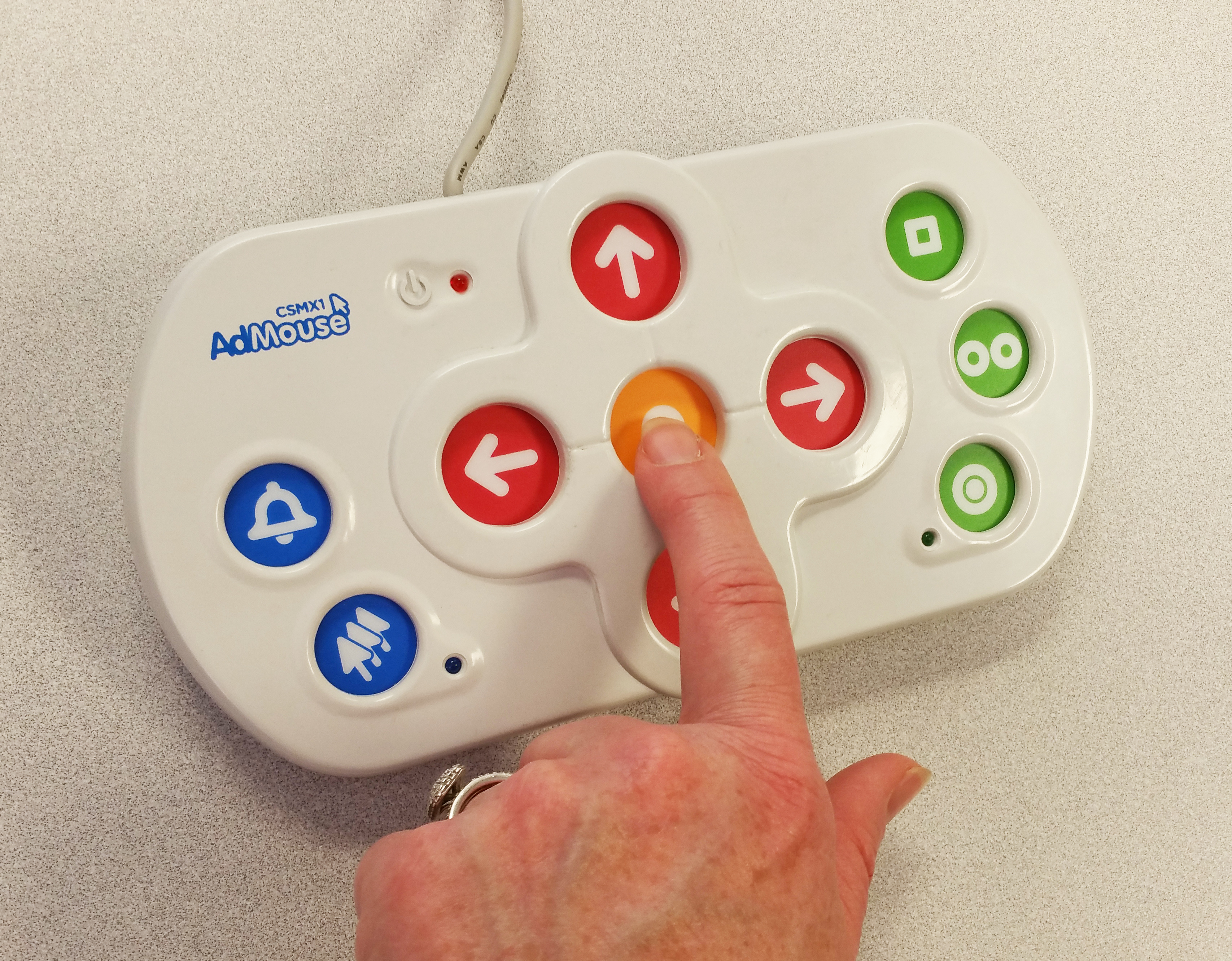 Imagen de un usuario utilizando Admouse