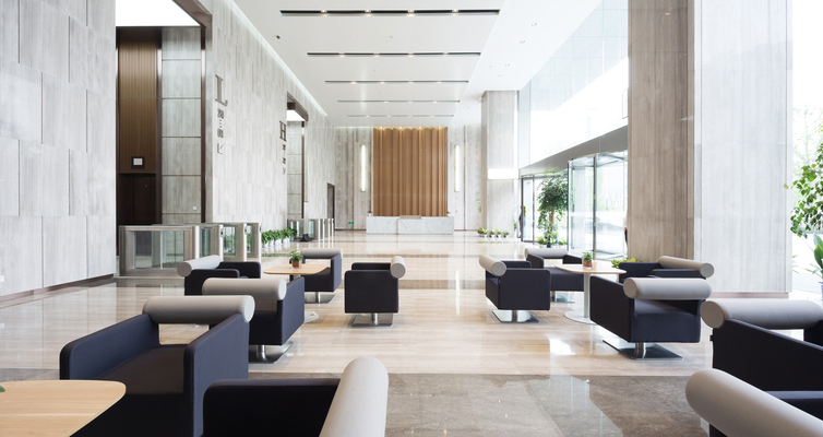 Fotograf&iacute;a del interior de un edificio inteligente