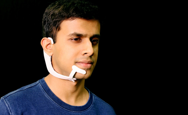 Arnav Kapur, creador de Alter Ego, hace una demostraci&oacute;n de su desarrollo