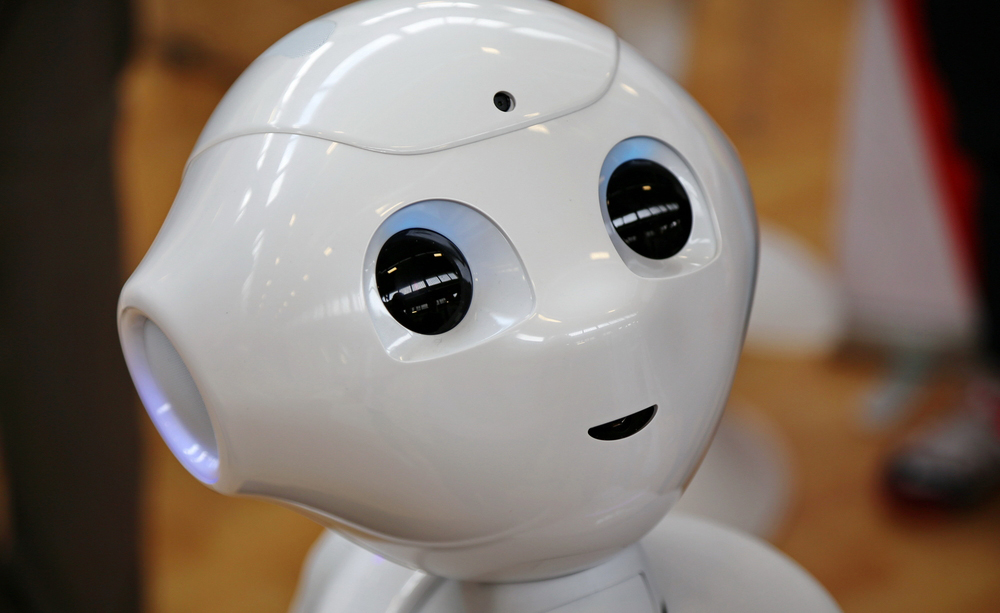 Fotograf&iacute;a de la cara de un robot antropom&oacute;rfico
