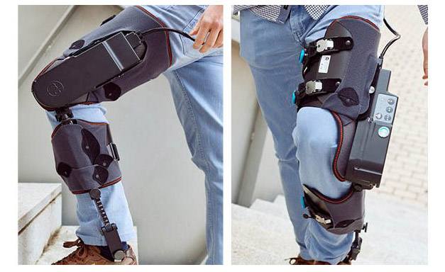 Una persona utiliza un exoesqueleto para la rodilla de Marsi Bionics