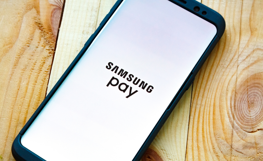 Imagen de un 'smartphone' con la aplicación Samsung Pay