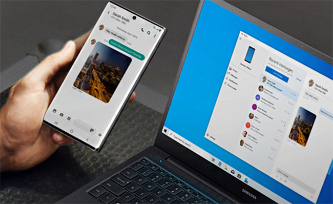 Un Galaxy Note 10 se conecta a un ordenador de Samsung con Windows como sistema operativo