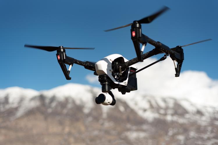 Imagen de un dron en movimiento