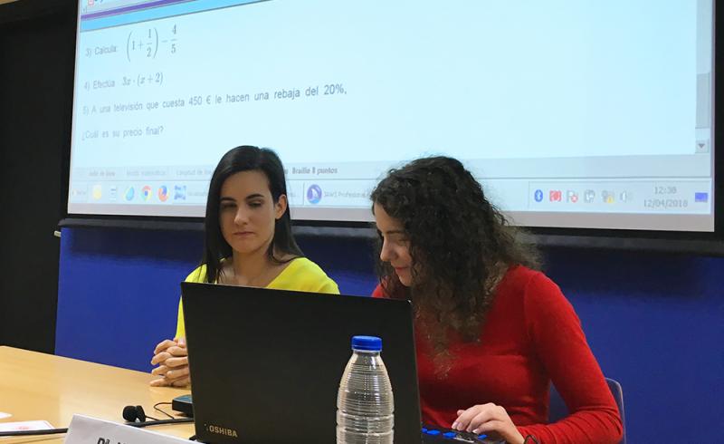 Imagen de la presentación de Edico con dos alumnos utilizando el editor