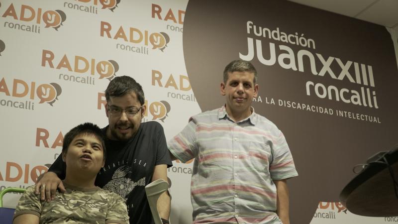 Tres de los locutores de Radio Roncalli