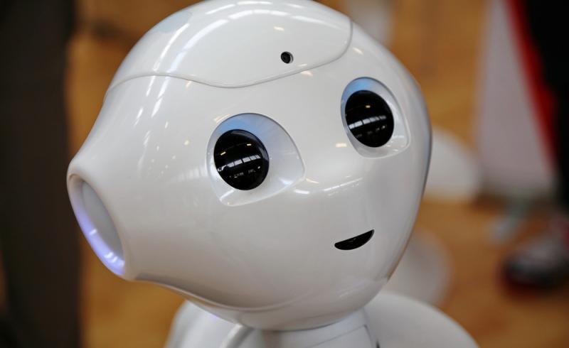 Fotografía de la cara de un robot antropomórfico