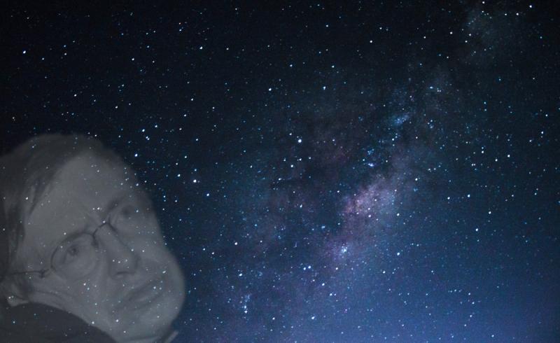 Montaje con la cara de Stephen Hawking sobre un fondo del universo