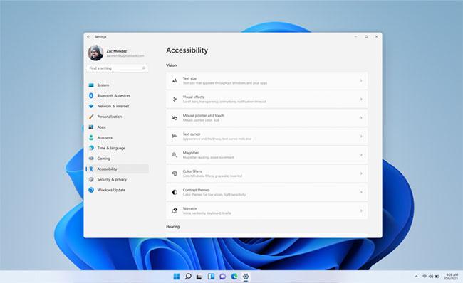 Imagen del escritorio de Windows 11 mostrando el men&uacute; de opciones de accesibilidad