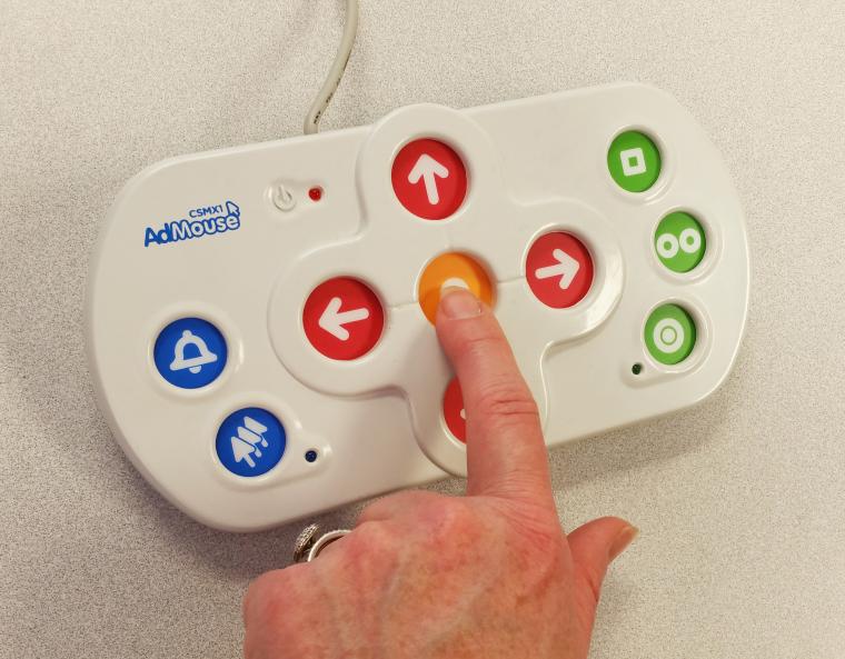 Imagen de un usuario utilizando Admouse