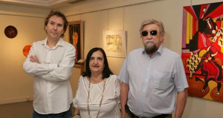 Tres de los artistas que exponen sus pinturas en el Museo Tiflol&oacute;gico