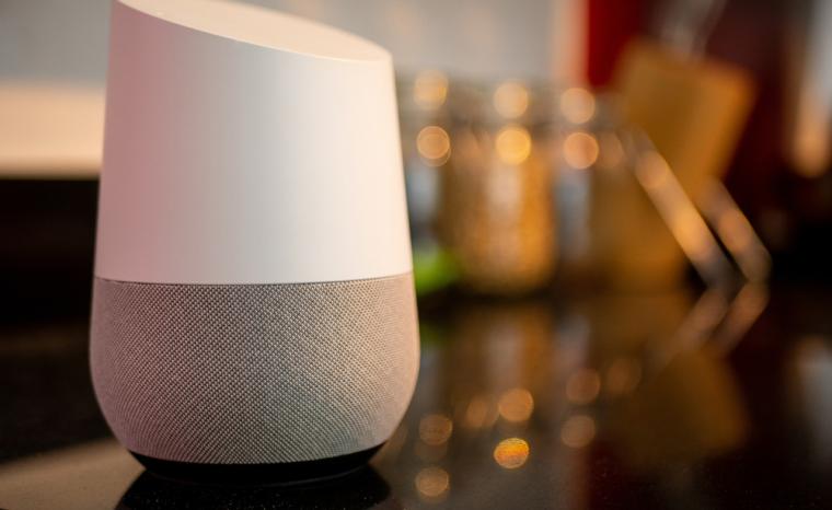Altavoz inteligente con Google Assistant integrado