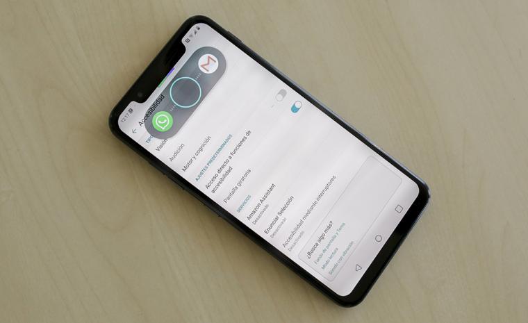 Fotograf&iacute;a del LG G8s ThinQ mostrando las opciones de Accesibilidad y la tecnolog&iacute;a Air Motion