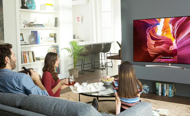 Imagen comercial de un televisor LG AI ThinQ