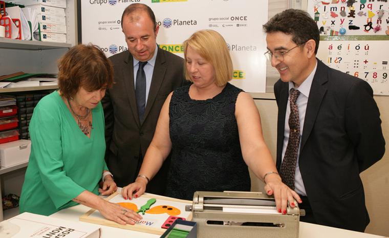Presentaci&oacute;n del acuerdo entre Grupo Social ONCE y Grupo Planeta con la escritora Rosa Montero