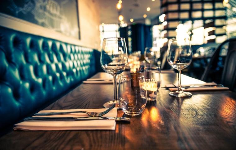 Fotograf&iacute;a de la mesa de un restaurante