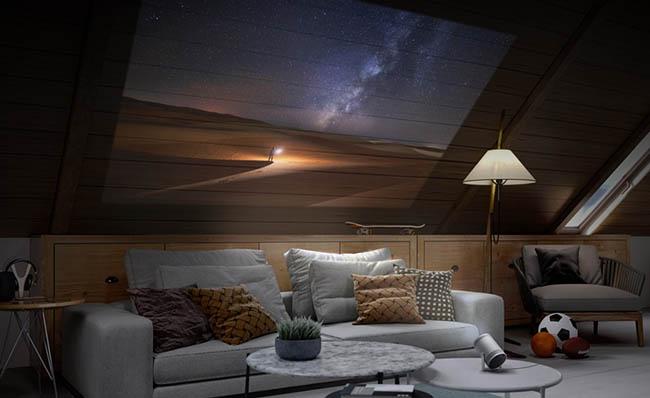 Imagen comercial que muestra el uso de The Freestyle en el techo de una habitaci&oacute;n abuhardillada