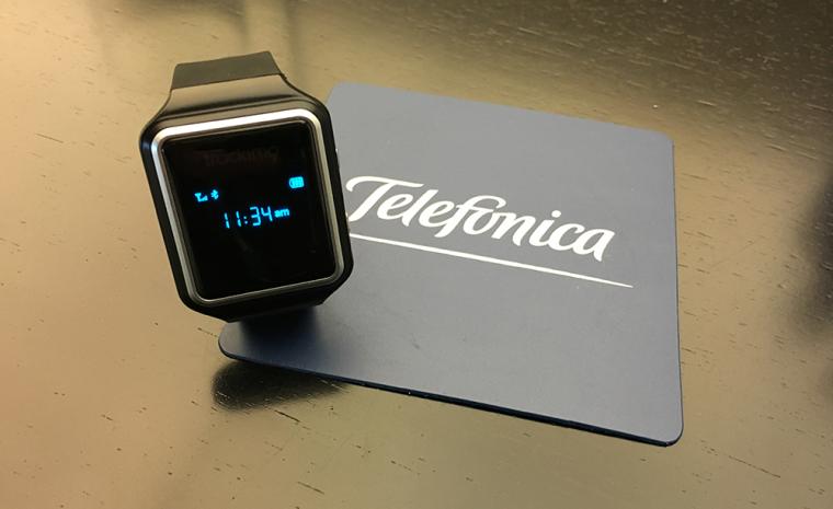 Imagen de reloj inteligente con localizaci&oacute;n que Movistar repartir&aacute; en la Media Marat&oacute;n