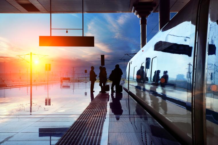 Imagen de un tren en una estaci&oacute;n