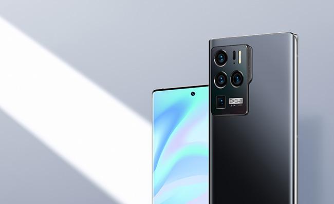 Imagen comercial del nuevo ZTE Axon 30 Ultra