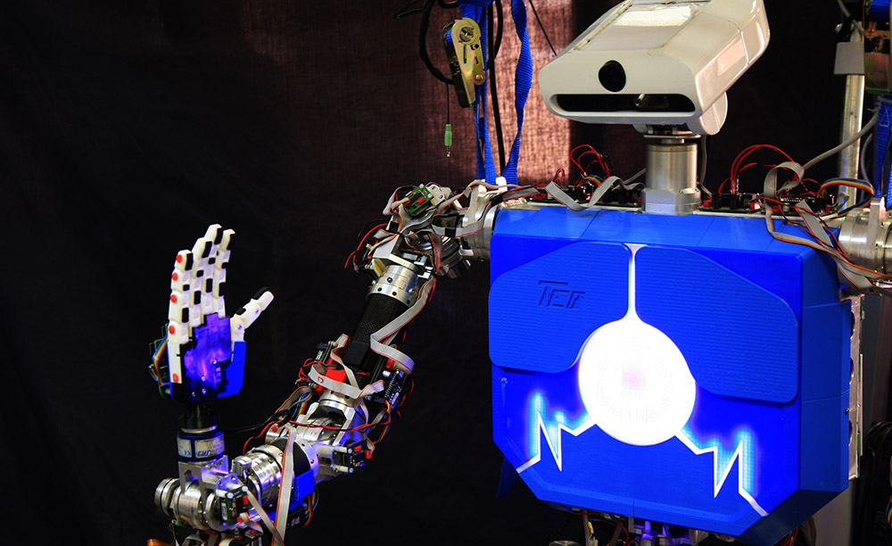 Fotografía del robot inteligente TEO